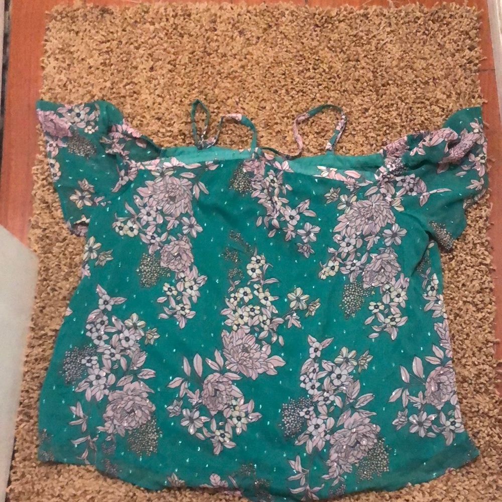 Torrid cold shoulder blouse size 1